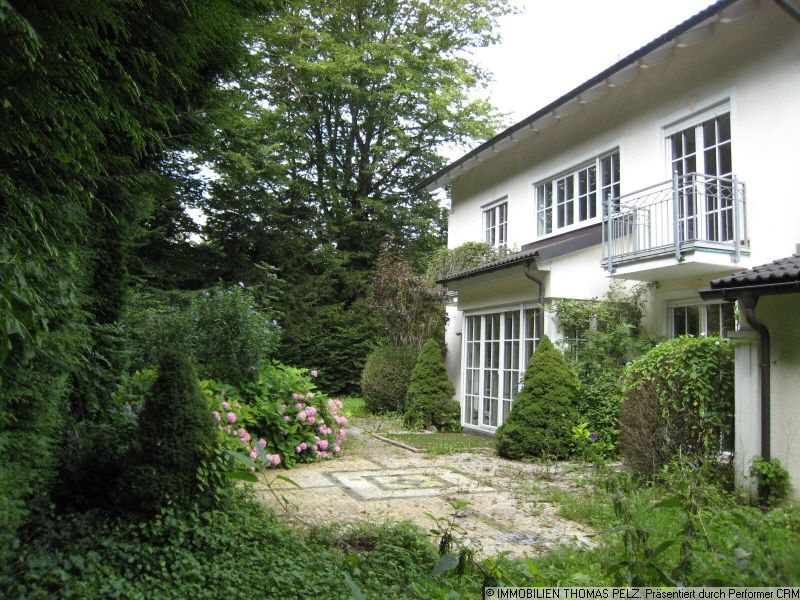 Haus mit Stil – Wohnen-und Arbeiten auf Parkgrundstück
